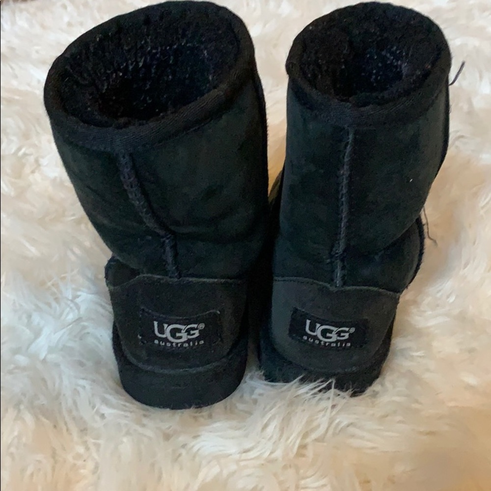 Ugg- youth boot. Size 10